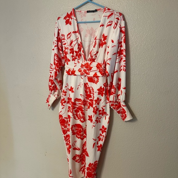 Boohoo White & Red Floral Long Sleeve Belted Dress - Like New - Picture 2 of 5